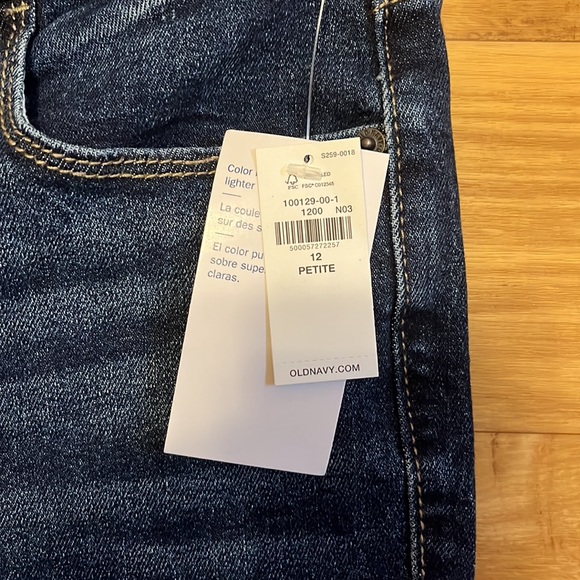 Women’s Old Navy High-Waisted Rockstar Super Skinny Jeans - Picture 2 of 6